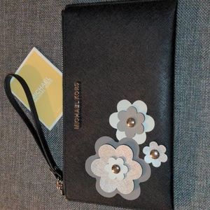 Michael Kors wristlet